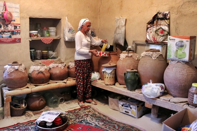 Elazığ'daki 700 yıllık konakta tarihle iç içe yaşıyorlar